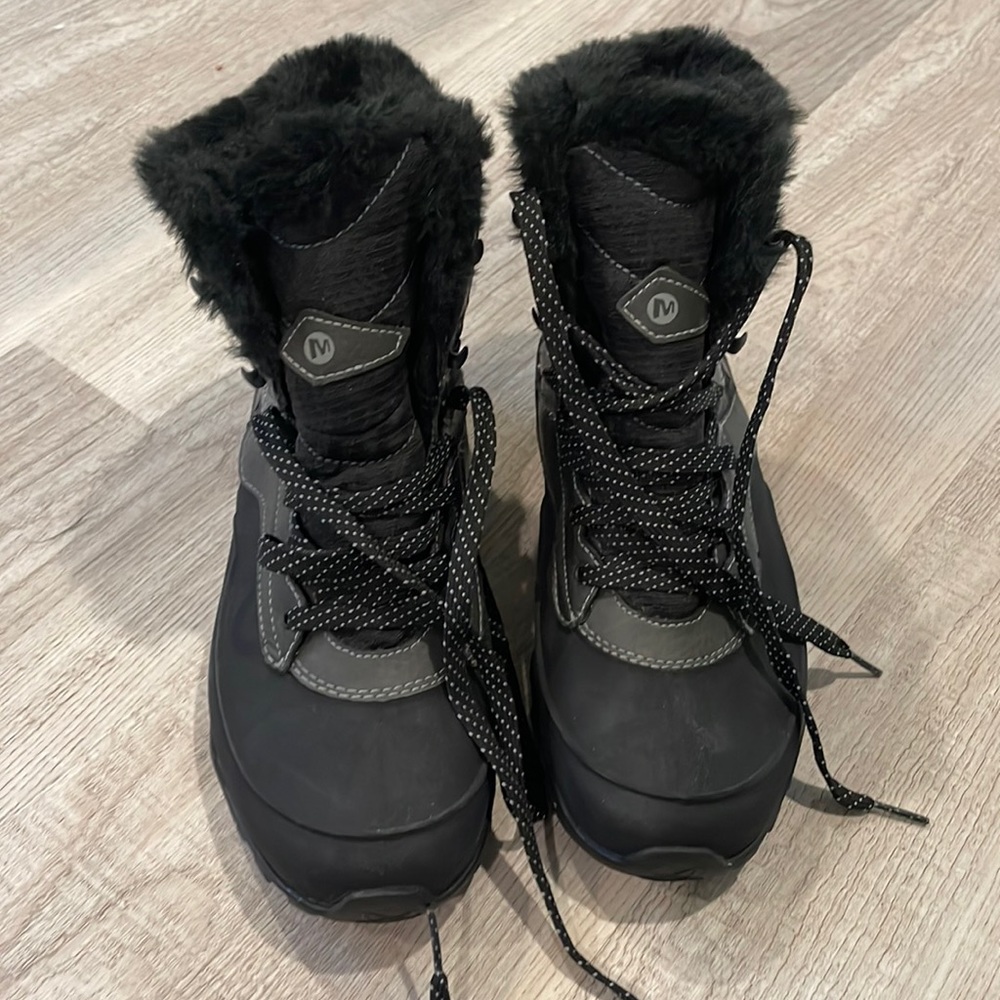 Like new merrell winter boots -7.5